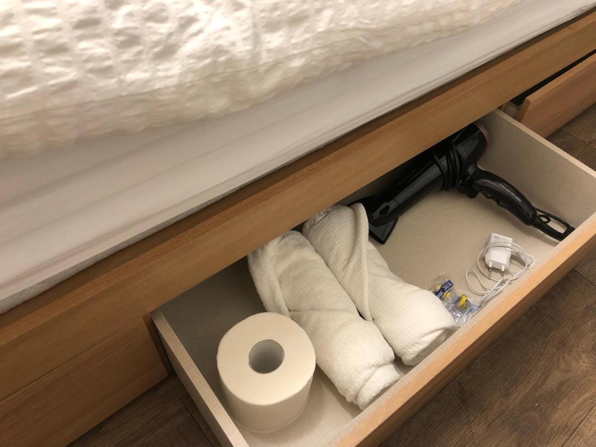 호스텔메트로 호스텔 *